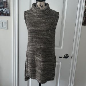 Massimo Dutti Italian Yarn Gray Mock Turtleneck Vest Size Medium Sleeveless